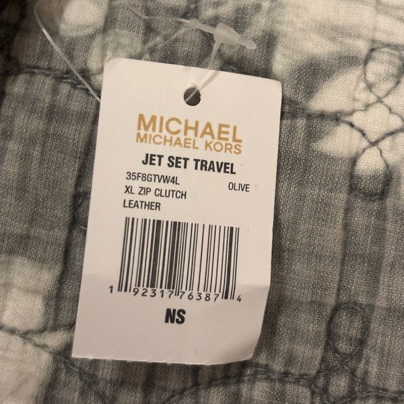 Michael Kors NWT Dark Green Leather Eyelet Wristlet - Picture 7 of 10